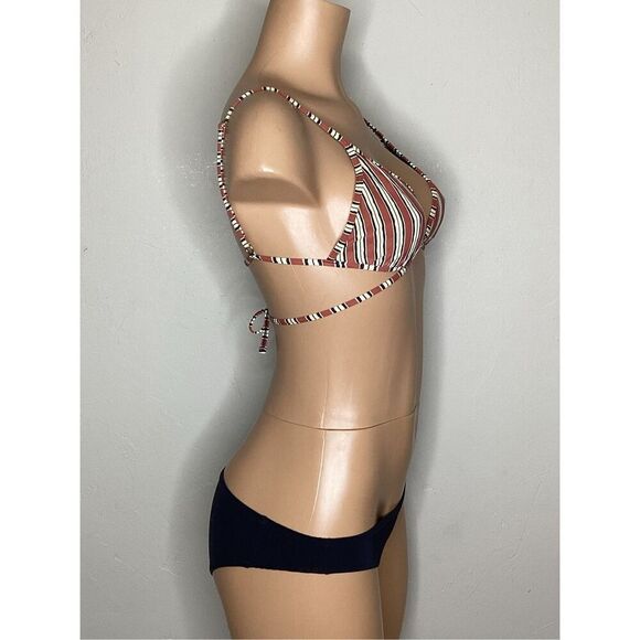 New. Billabong stripe bikini. M/S. Retails $99 - Picture 5 of 11